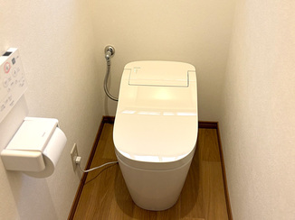 トイレリフォーム 床が抜ける不安を解消した、安心して使えるトイレ